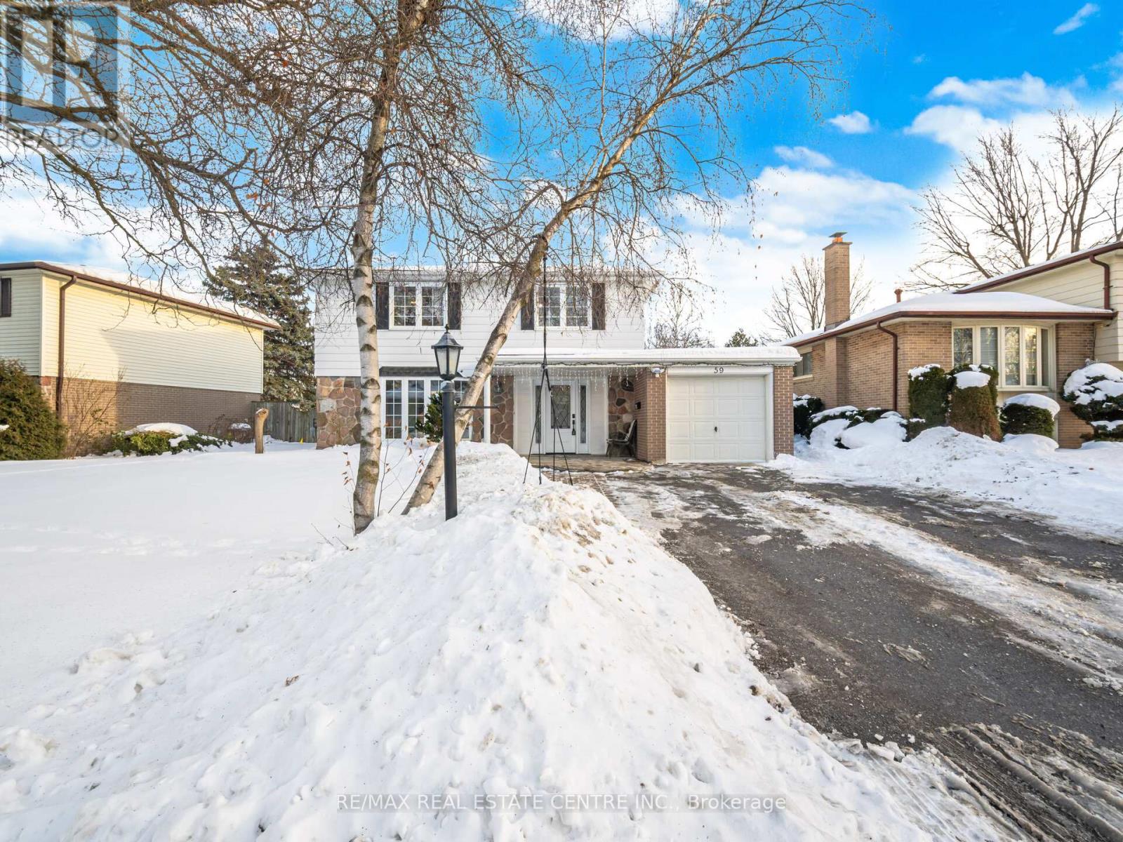 59 Roberts Crescent, Brampton, Ontario  L6W 1G9 - Photo 2 - W12753486