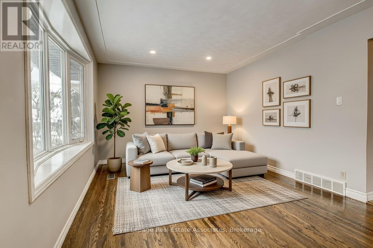 1 - 45 Bond Street, Kitchener, Ontario  N2H 4S4 - Photo 2 - X12637468