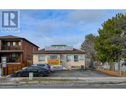 2 ELMHURST DRIVE, Toronto, Ontario