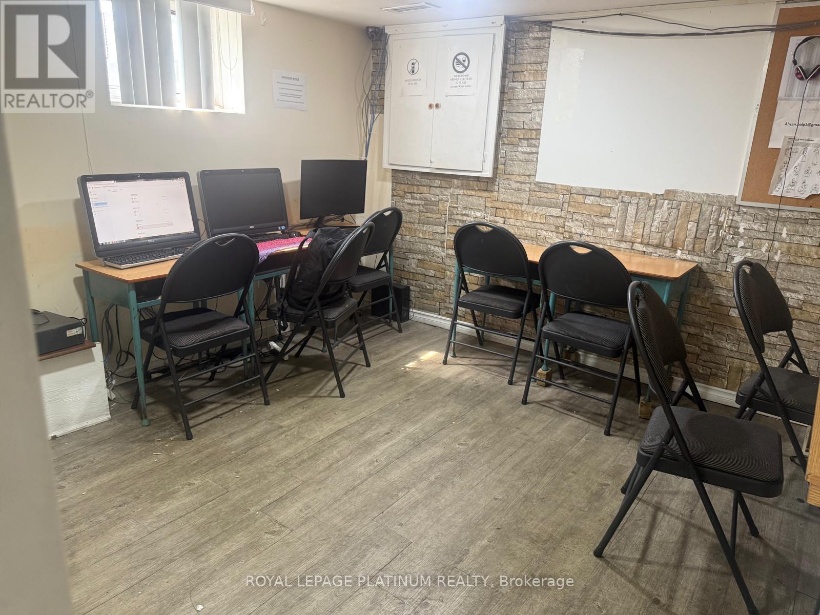 2 Elmhurst Drive, Toronto, Ontario  M9W 2J3 - Photo 17 - W12755918