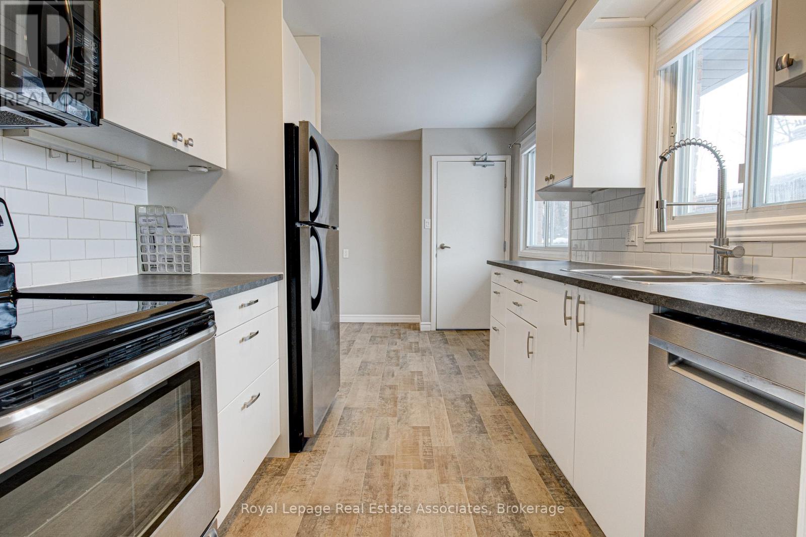 1 - 45 Bond Street, Kitchener, Ontario  N2H 4S4 - Photo 6 - X12637468