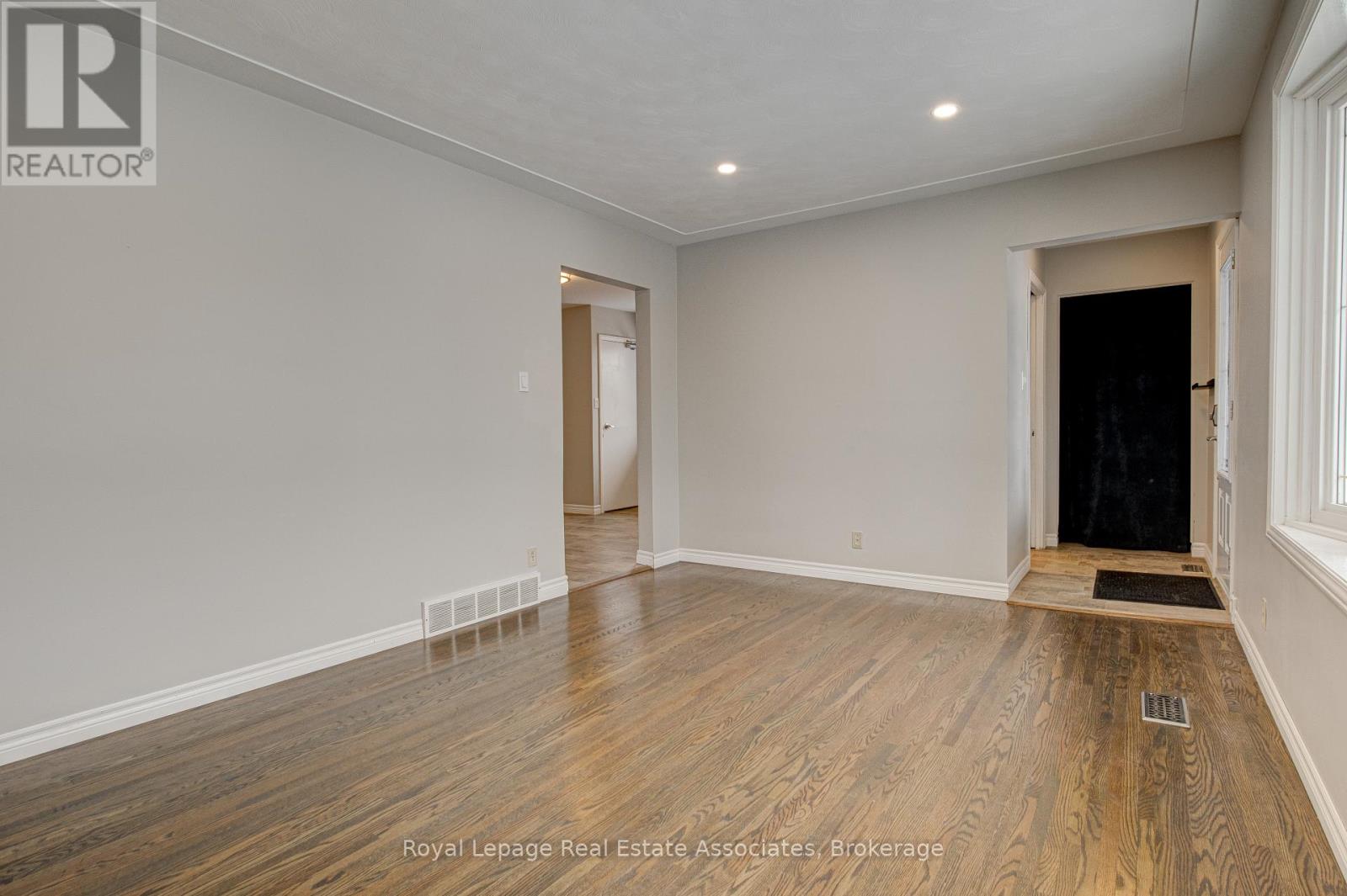 1 - 45 Bond Street, Kitchener, Ontario  N2H 4S4 - Photo 18 - X12637468