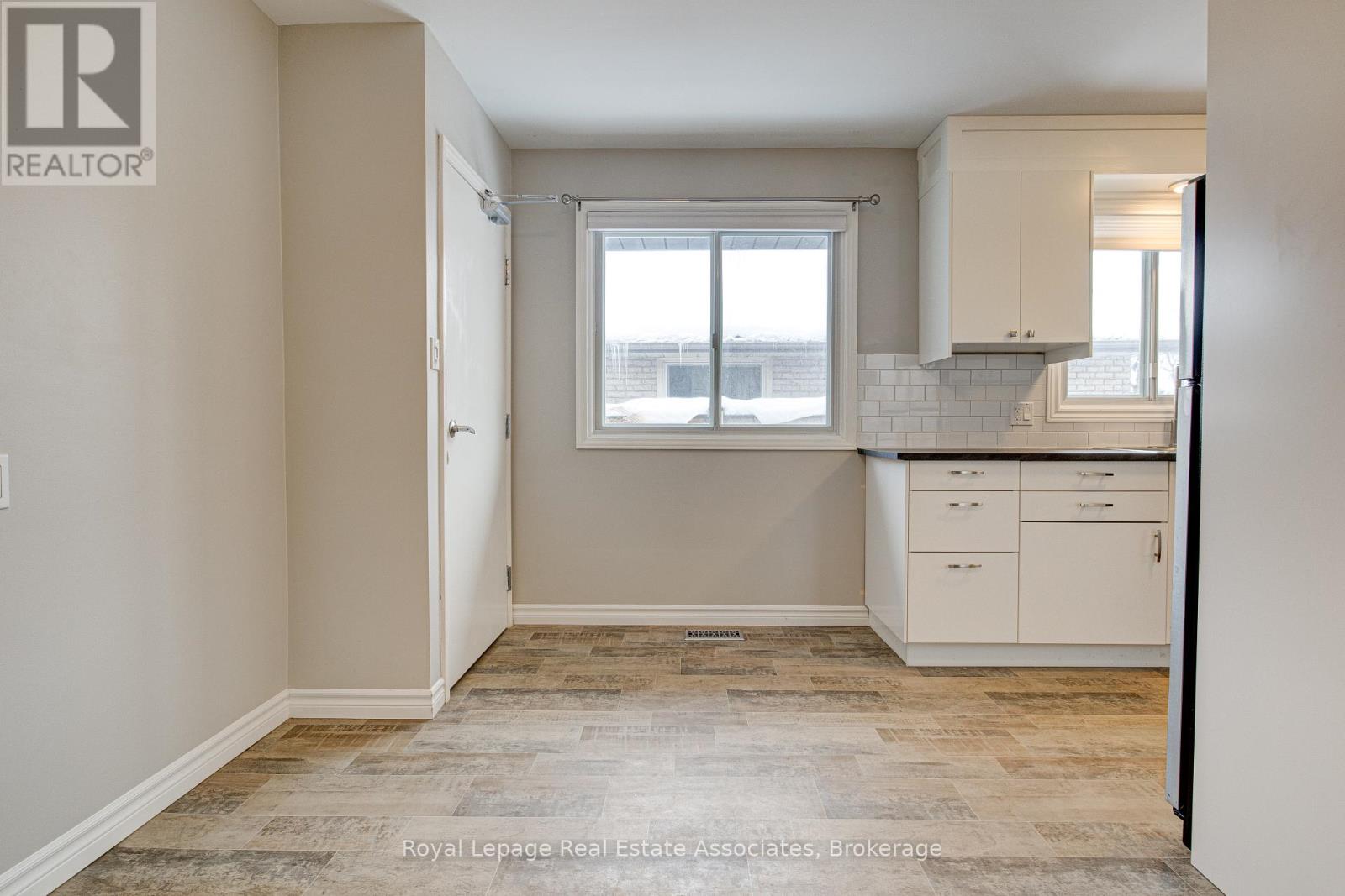 1 - 45 Bond Street, Kitchener, Ontario  N2H 4S4 - Photo 10 - X12637468