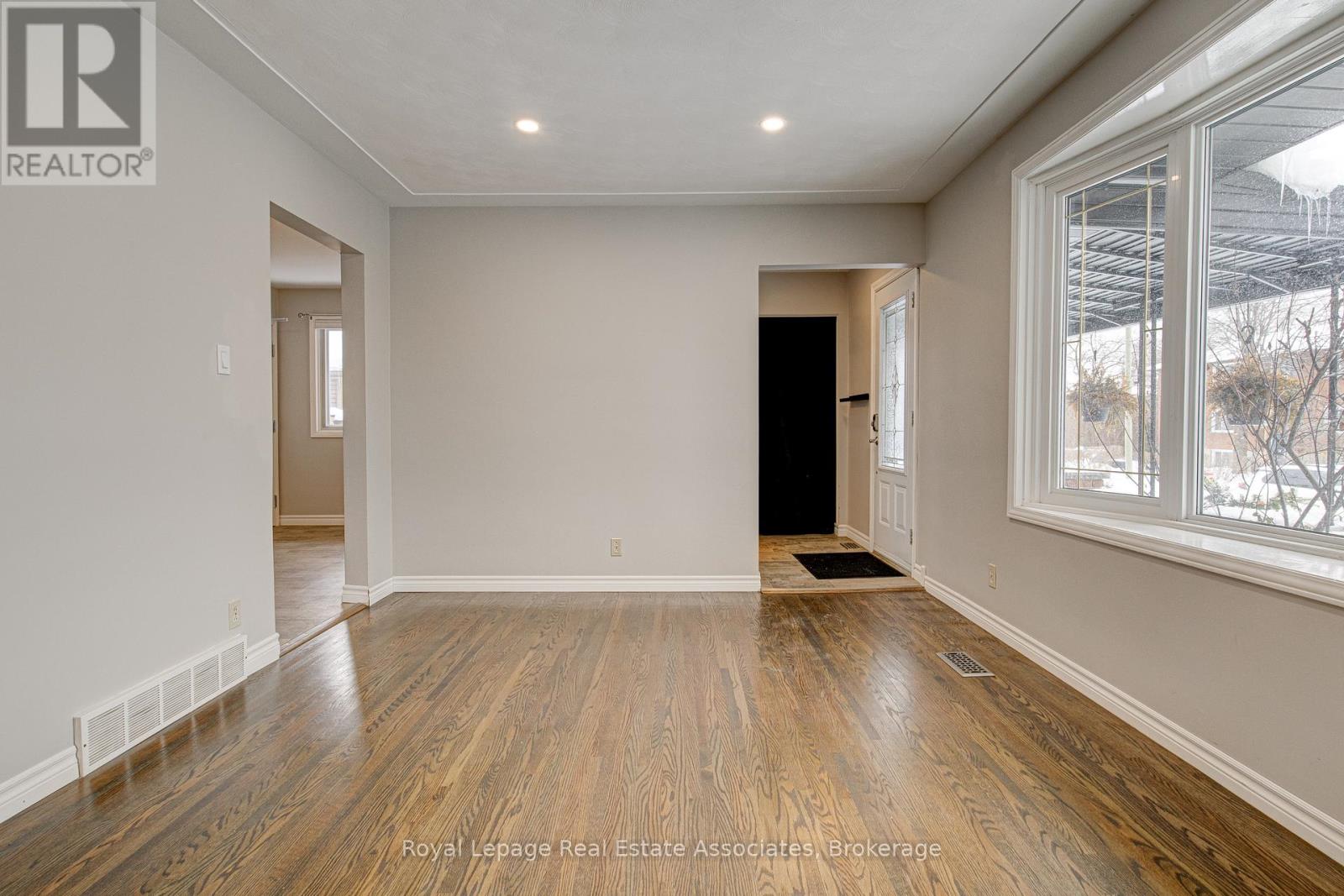 1 - 45 Bond Street, Kitchener, Ontario  N2H 4S4 - Photo 19 - X12637468