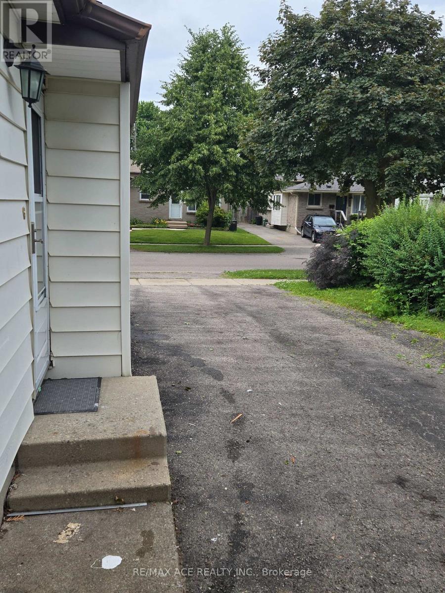 28 Bridlington Road, London South (South Y), Ontario  N6E 1X4 - Photo 5 - X12757292