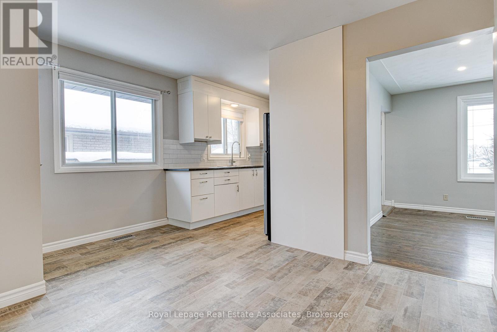 1 - 45 Bond Street, Kitchener, Ontario  N2H 4S4 - Photo 11 - X12637468
