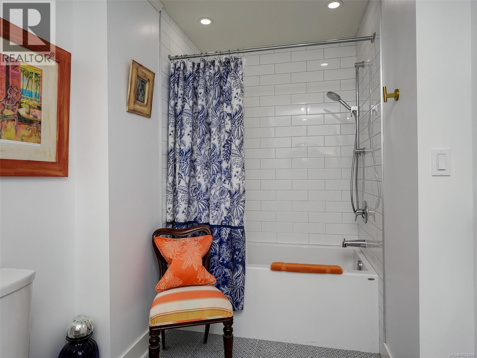 1900 Mount Newton Cross Rd, Central Saanich, British Columbia  V8M 1K8 - Photo 14 - 1024808