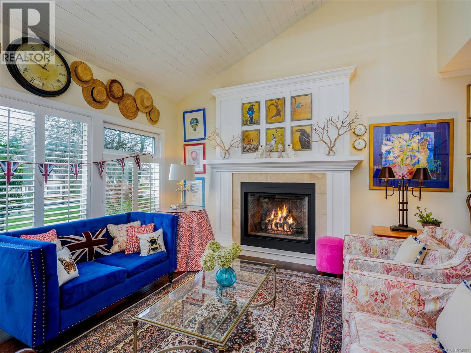 1900 Mount Newton Cross Rd, Central Saanich, British Columbia  V8M 1K8 - Photo 2 - 1024808