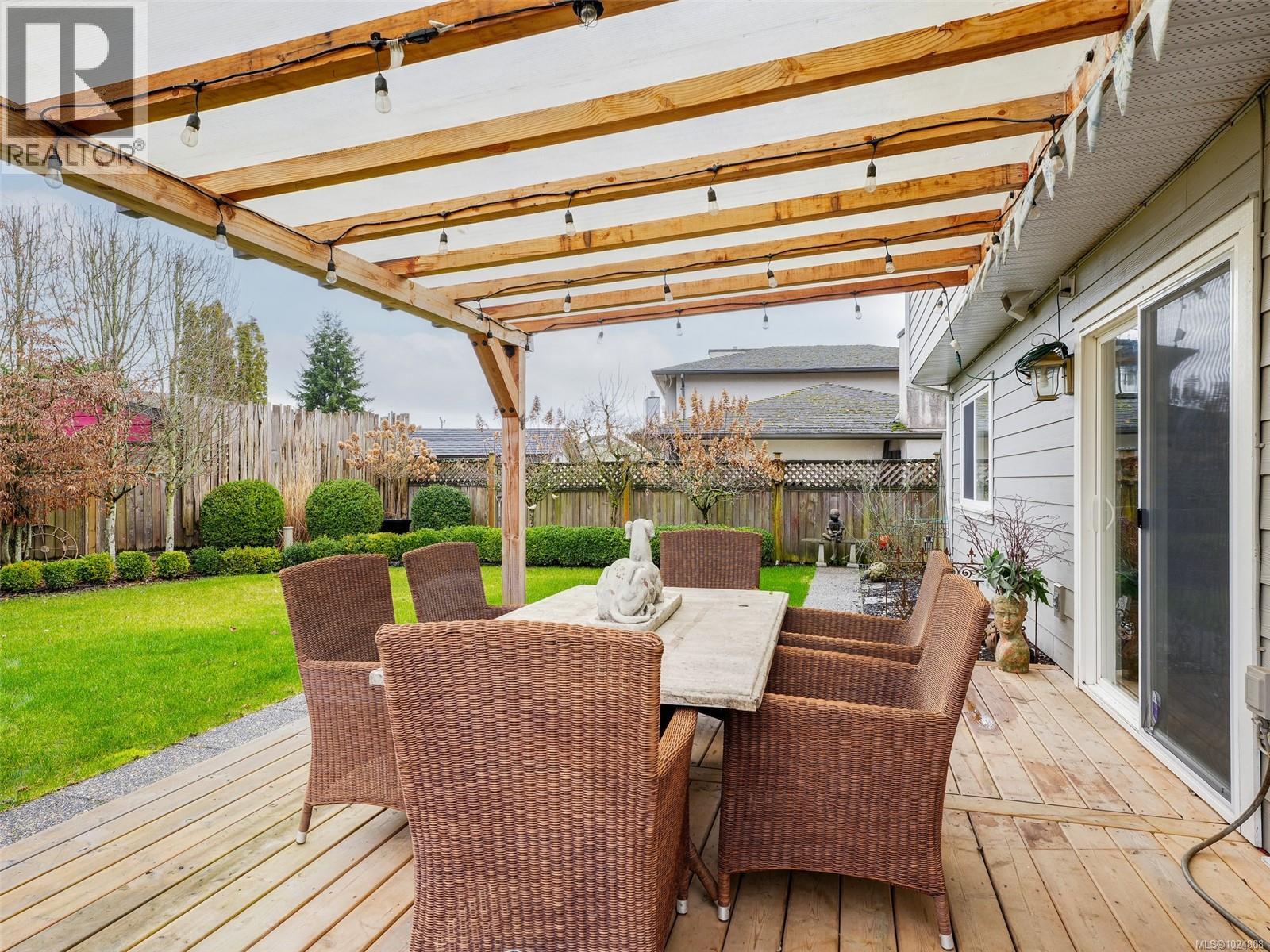 1900 Mount Newton Cross Rd, Central Saanich, British Columbia  V8M 1K8 - Photo 21 - 1024808