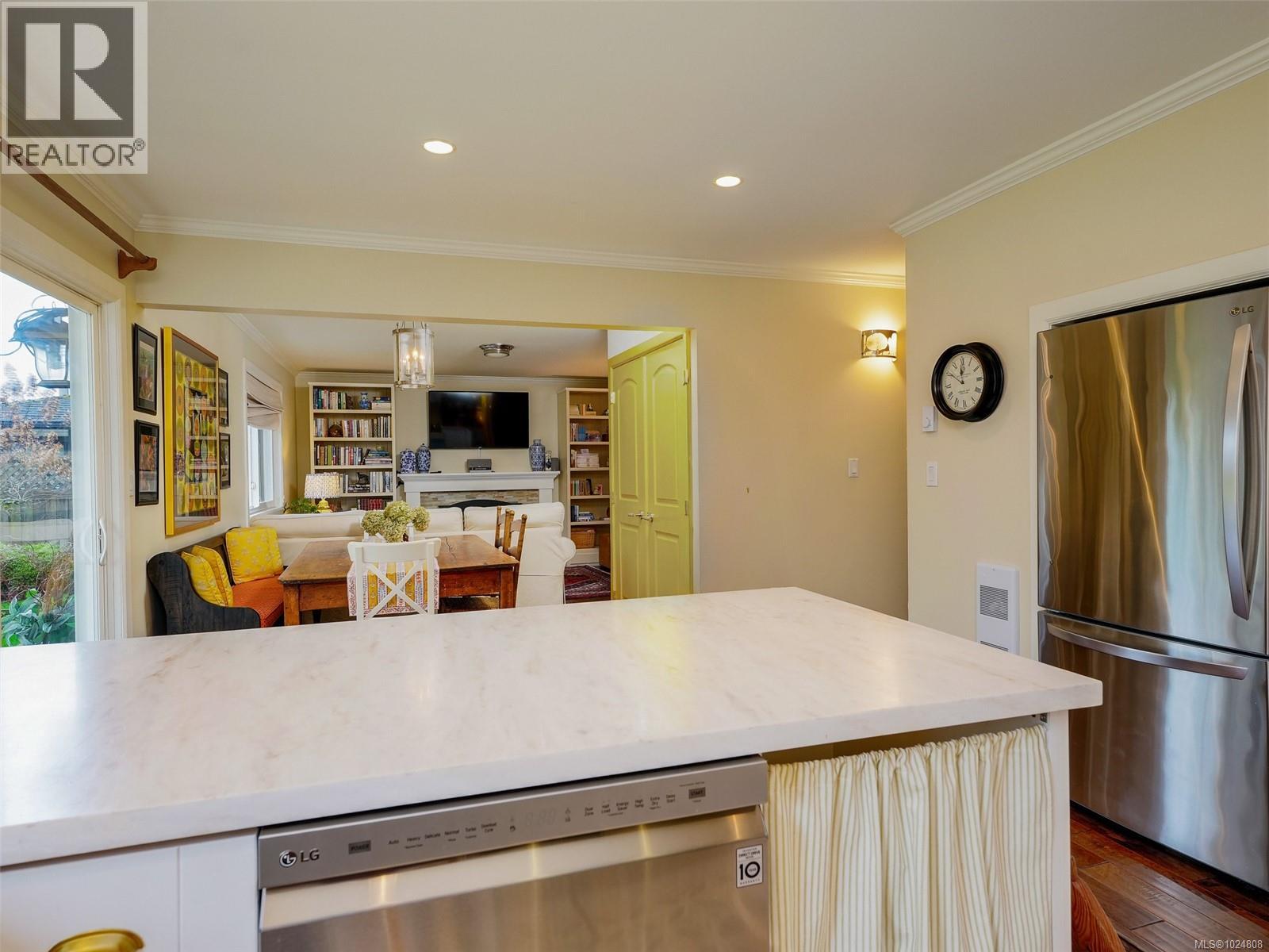 1900 Mount Newton Cross Rd, Central Saanich, British Columbia  V8M 1K8 - Photo 6 - 1024808