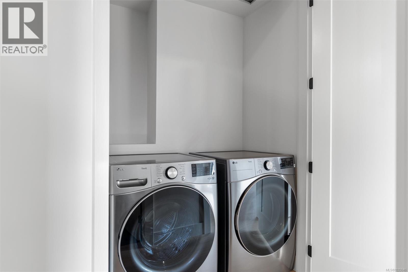 3 588 Whiteside St, Saanich, British Columbia  V8Z 1Y6 - Photo 24 - 1025046