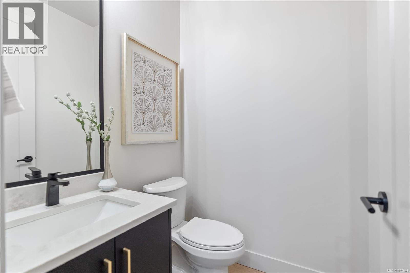 3 588 Whiteside St, Saanich, British Columbia  V8Z 1Y6 - Photo 22 - 1025046