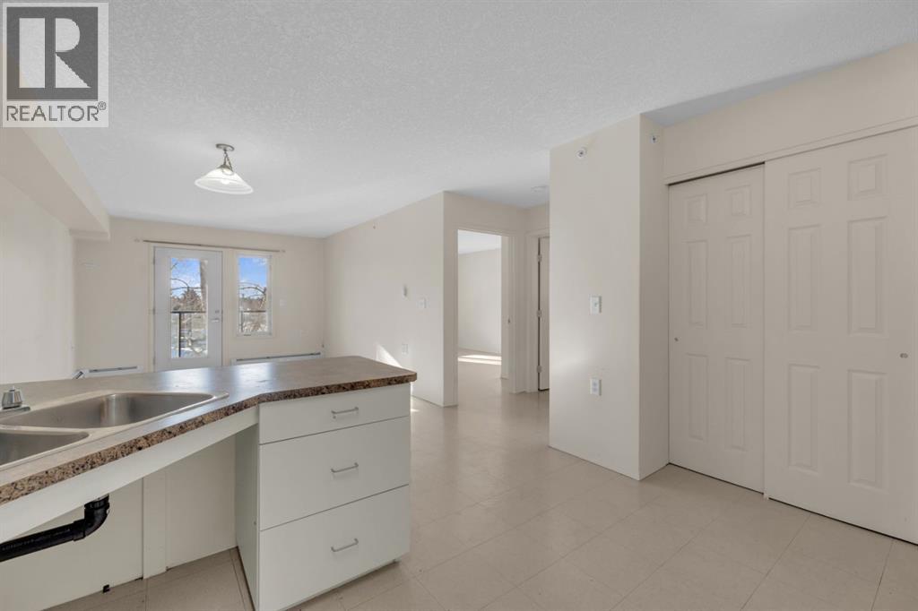 319, 80a Kelloway Crescent, Red Deer, Alberta  T4P 4G7 - Photo 3 - A2275112