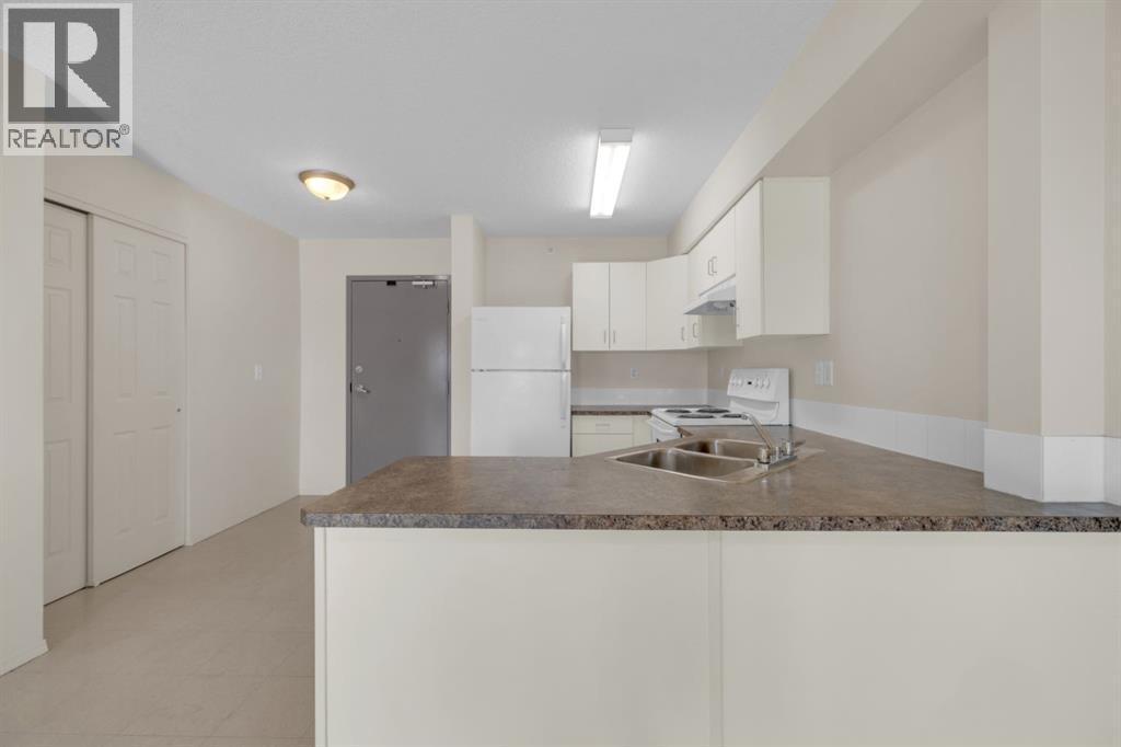 319, 80a Kelloway Crescent, Red Deer, Alberta  T4P 4G7 - Photo 2 - A2275112