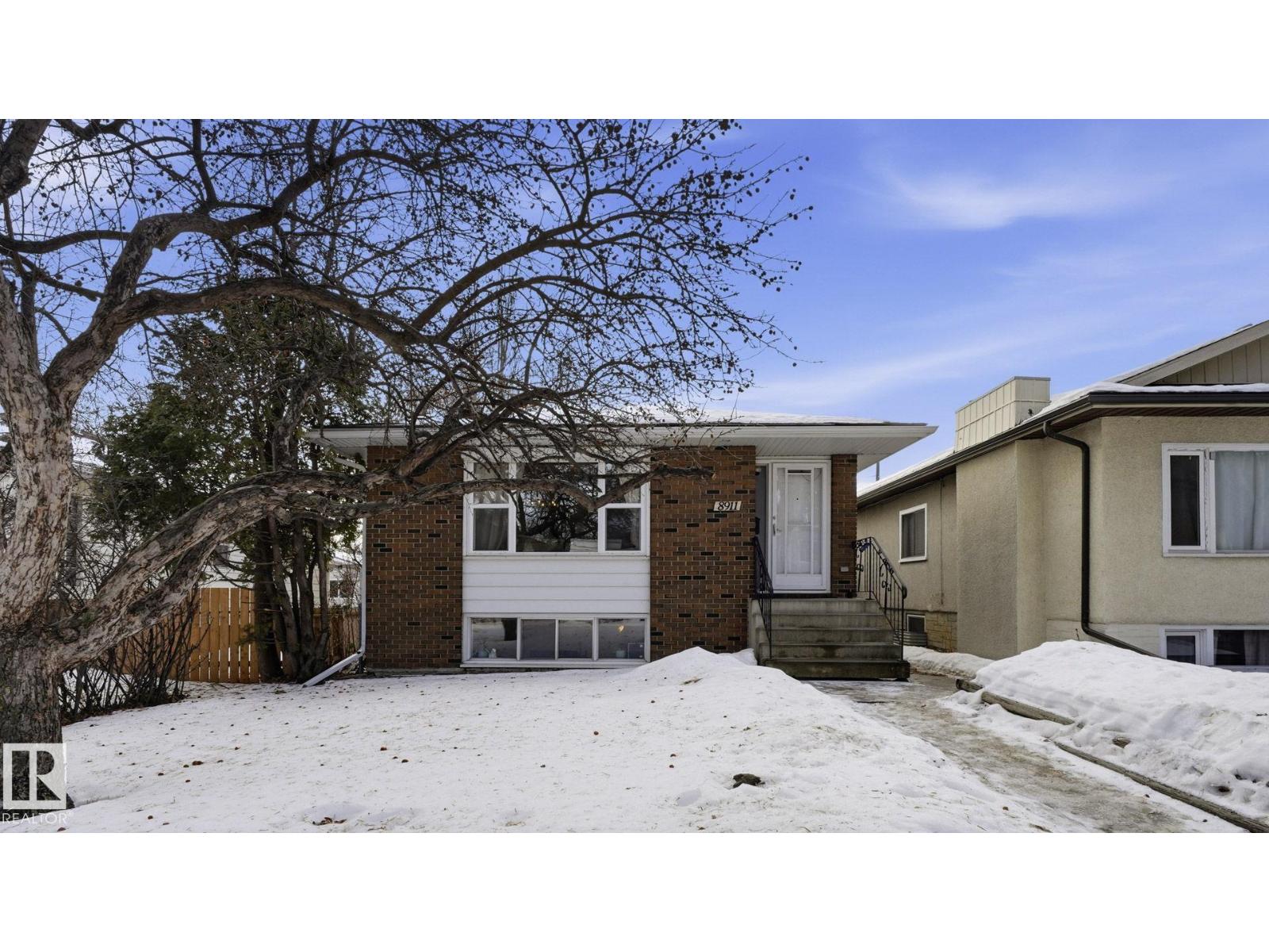 8911 83 Av Nw, Edmonton, Alberta  T6C 1B4 - Photo 1 - E4472174