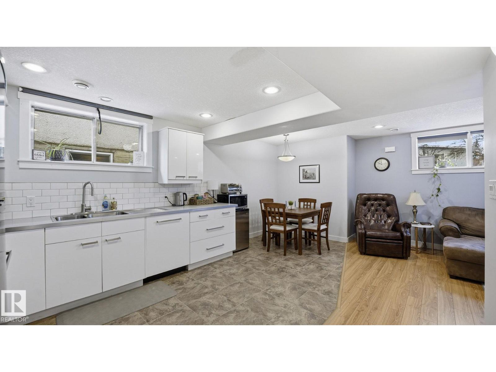 8911 83 Av Nw, Edmonton, Alberta  T6C 1B4 - Photo 20 - E4472174