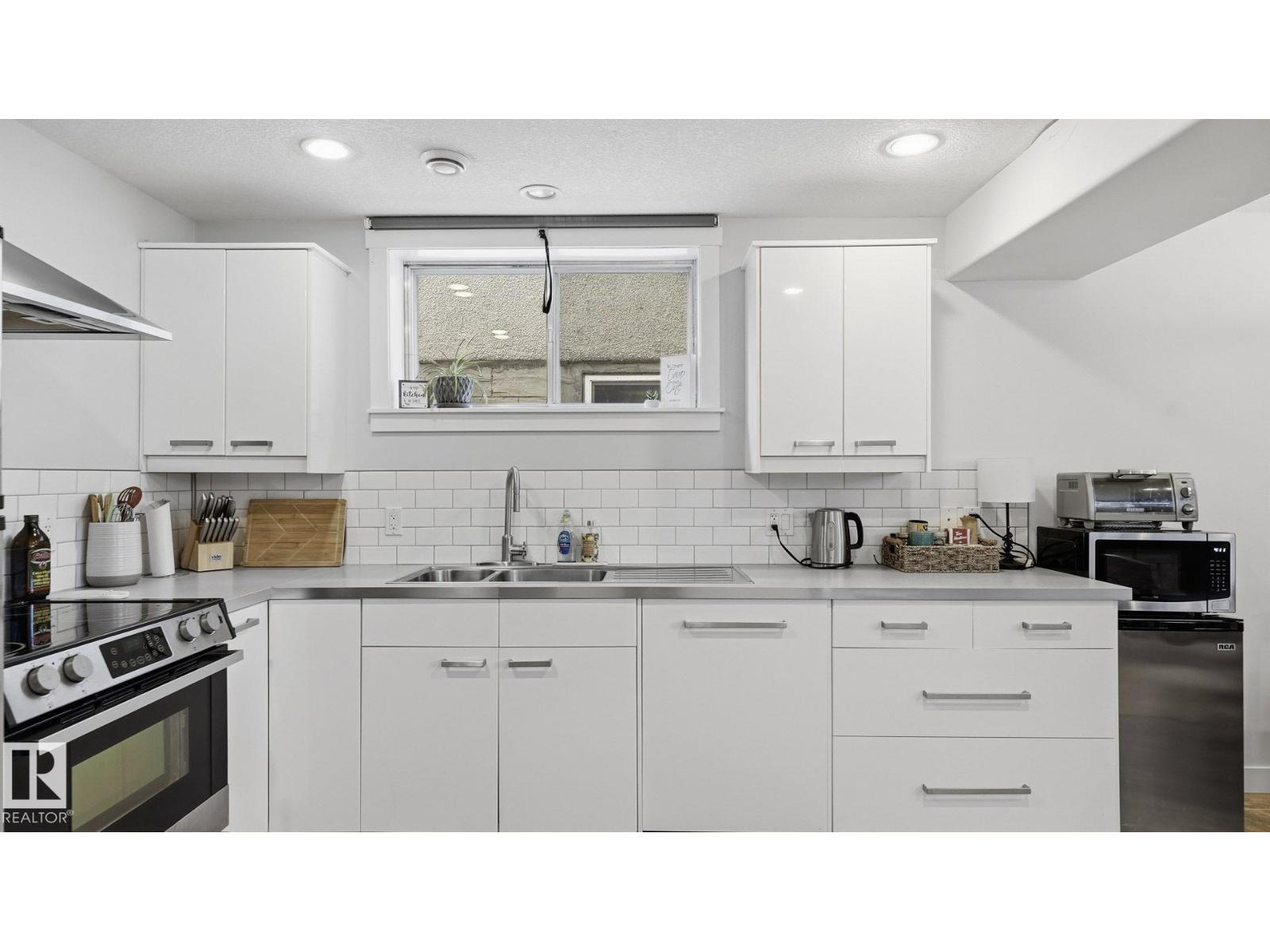 8911 83 Av Nw, Edmonton, Alberta  T6C 1B4 - Photo 21 - E4472174