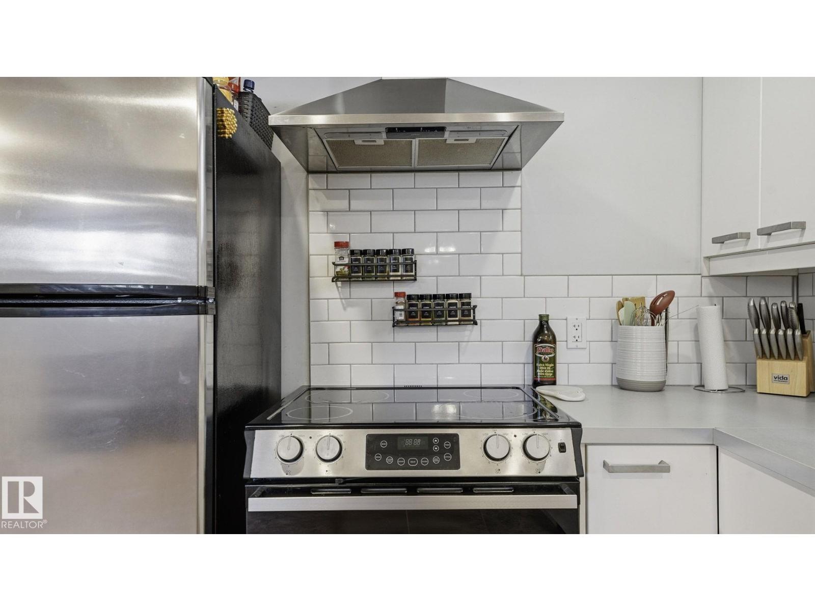 8911 83 Av Nw, Edmonton, Alberta  T6C 1B4 - Photo 23 - E4472174