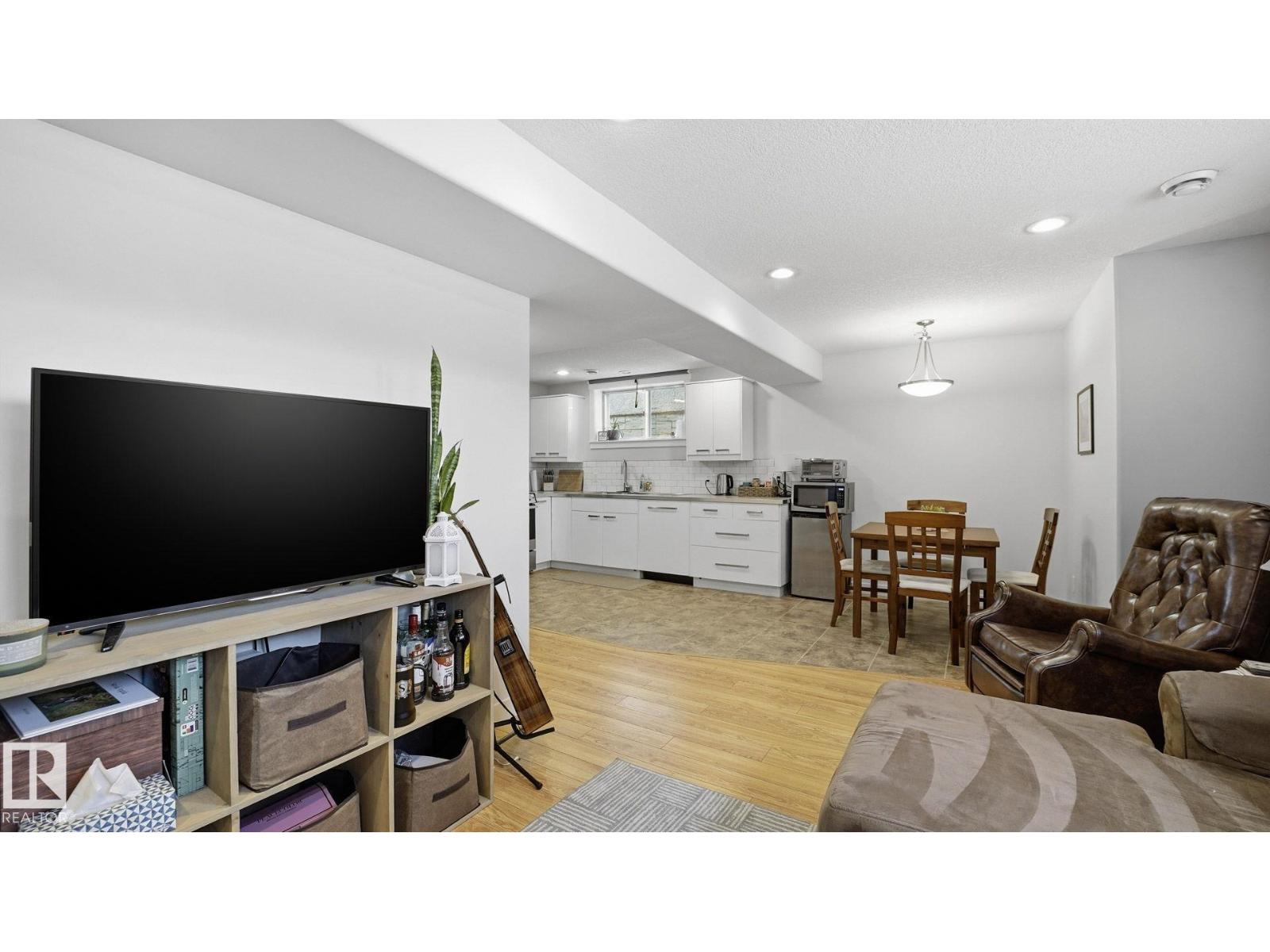 8911 83 Av Nw, Edmonton, Alberta  T6C 1B4 - Photo 27 - E4472174