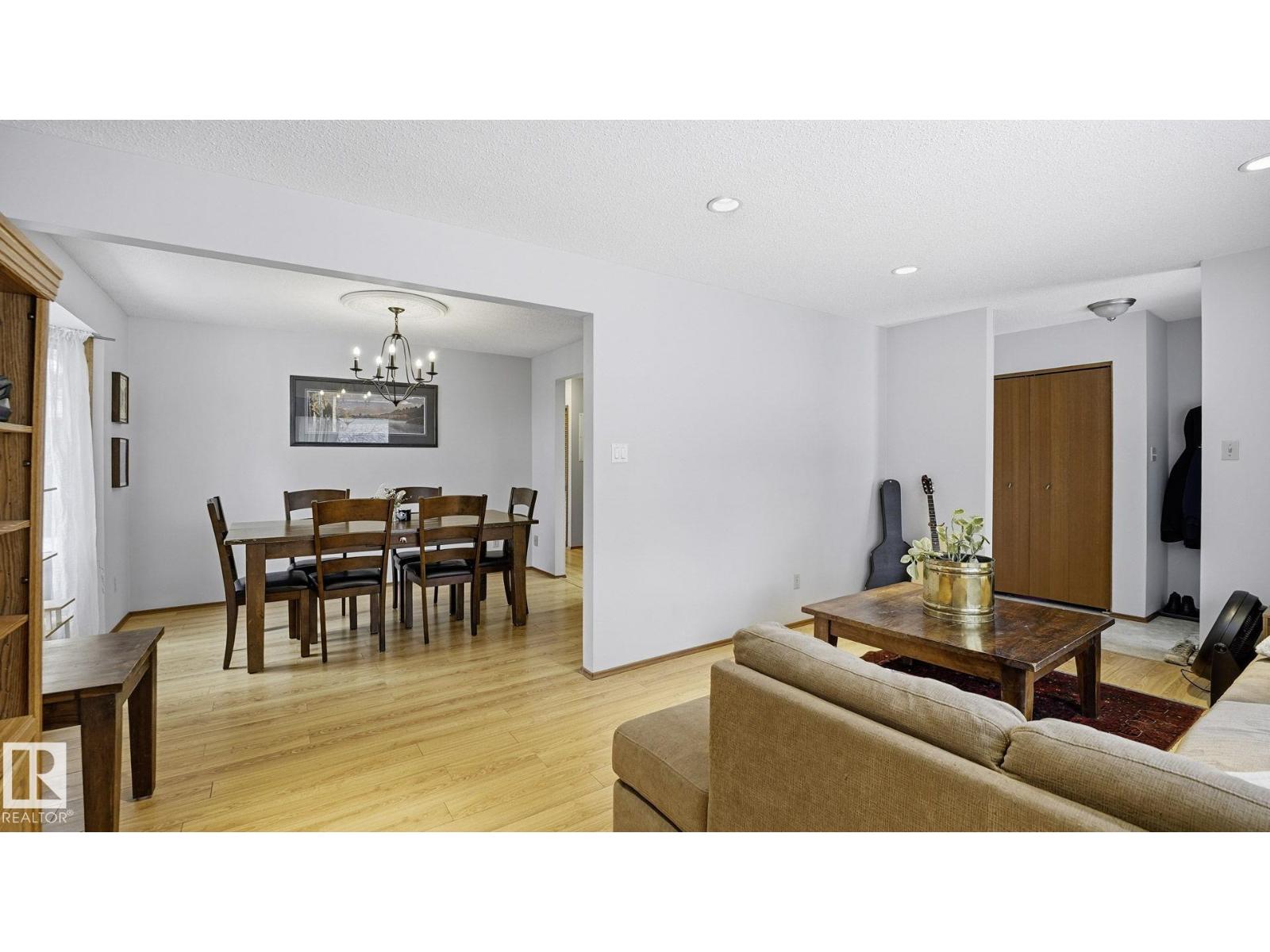 8911 83 Av Nw, Edmonton, Alberta  T6C 1B4 - Photo 7 - E4472174