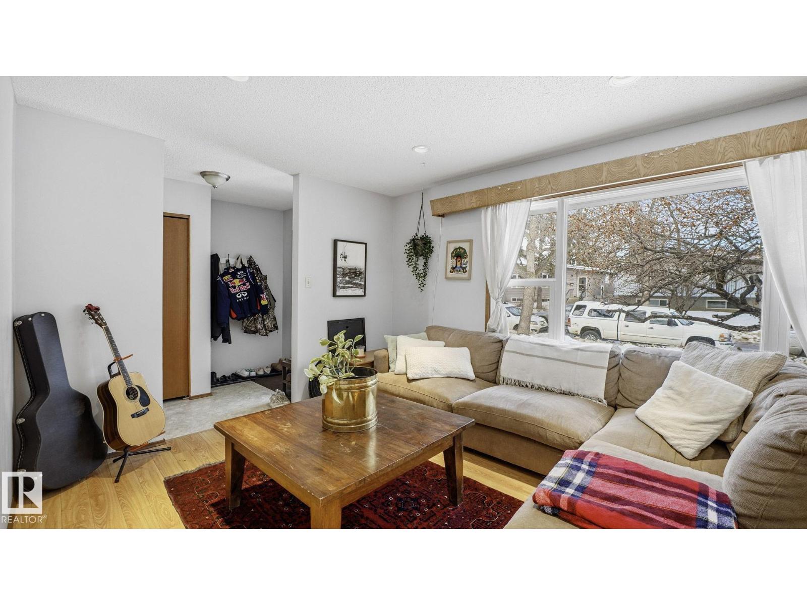 8911 83 Av Nw, Edmonton, Alberta  T6C 1B4 - Photo 8 - E4472174