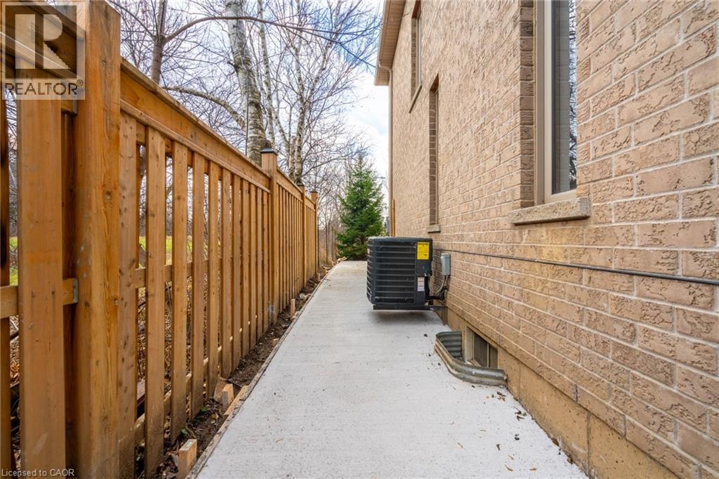 75 Arrowhead Drive Unit# Lower, Hamilton, Ontario  L8W 3X2 - Photo 2 - 40802519