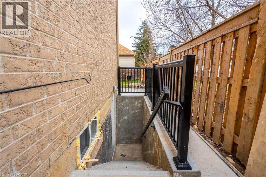 75 Arrowhead Drive Unit# Lower, Hamilton, Ontario  L8W 3X2 - Photo 3 - 40802519