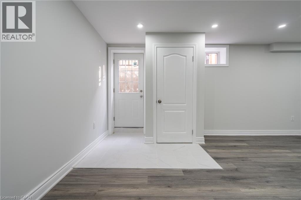 75 Arrowhead Drive Unit# Lower, Hamilton, Ontario  L8W 3X2 - Photo 4 - 40802519