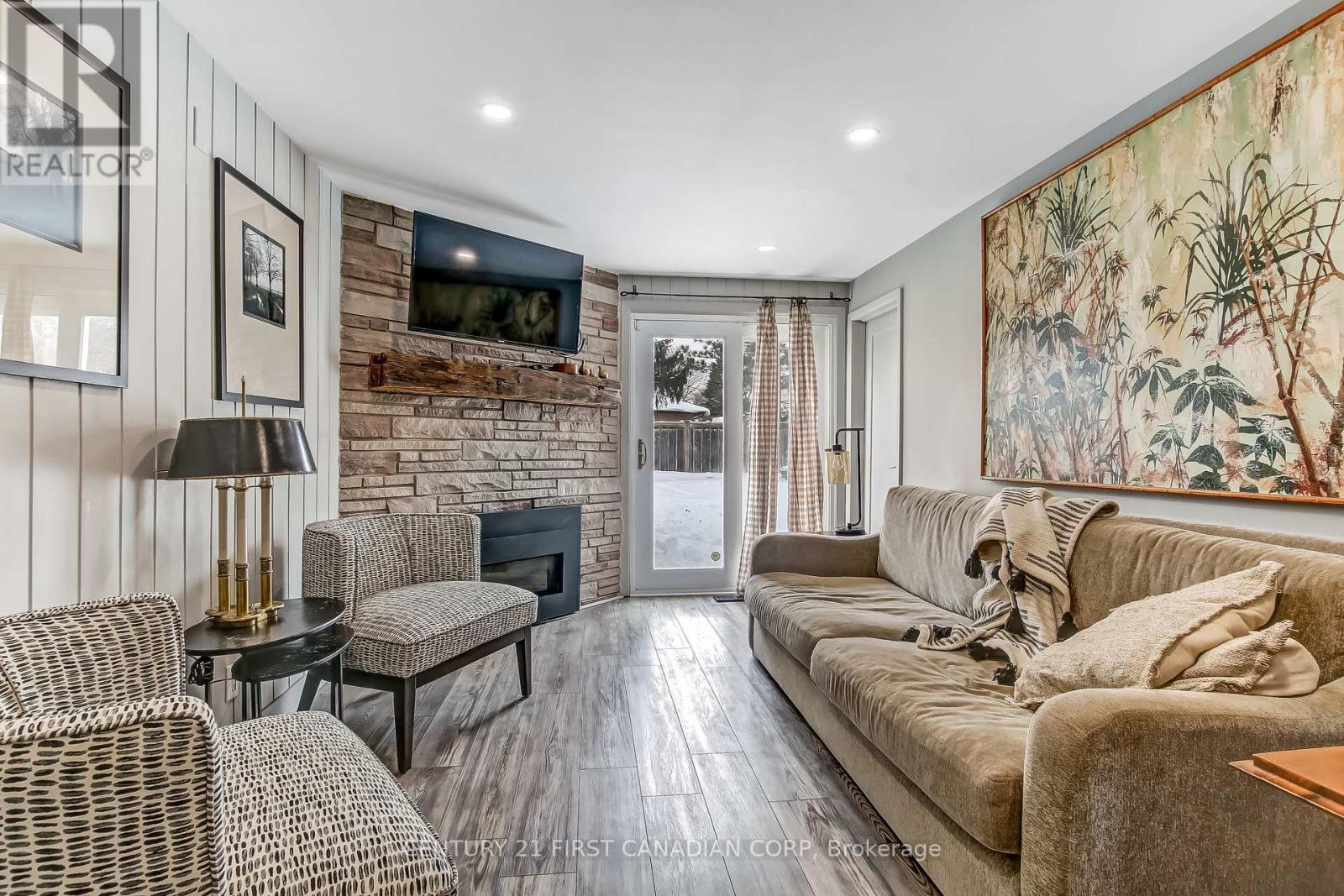 276 Southcrest Drive, London South, Ontario  N6J 1N4 - Photo 4 - X12757440