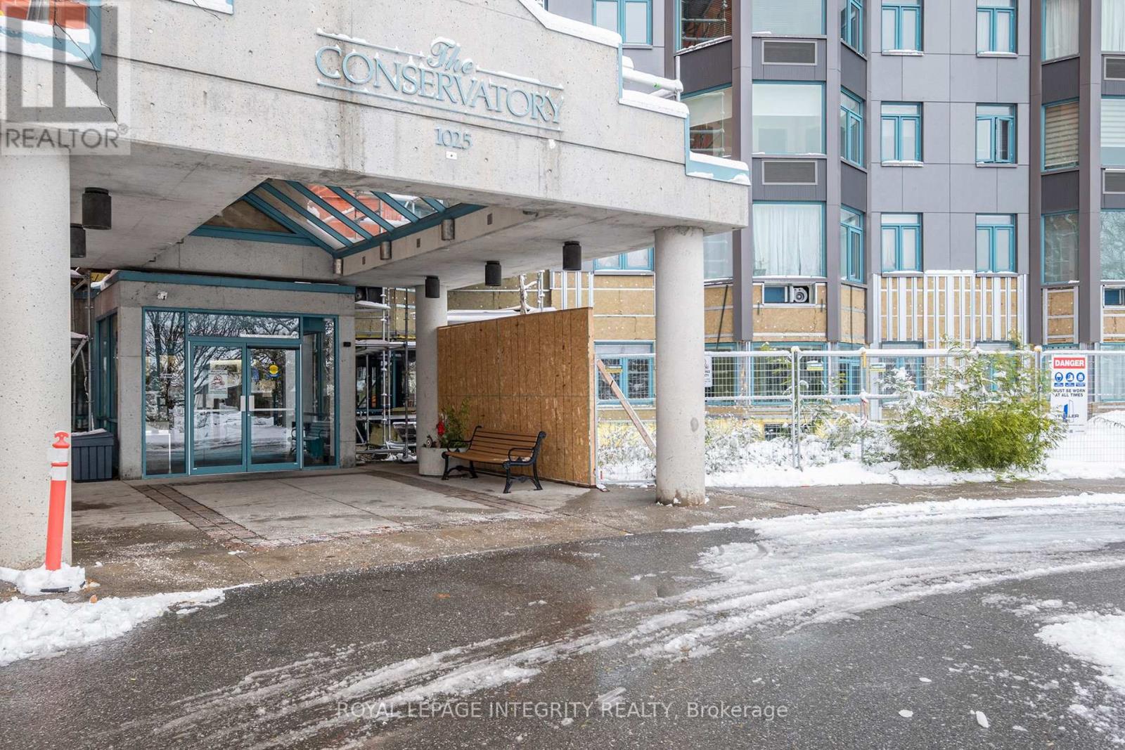 210 - 1025 Grenon Avenue, Ottawa, Ontario  K2B 8S5 - Photo 3 - X12548566