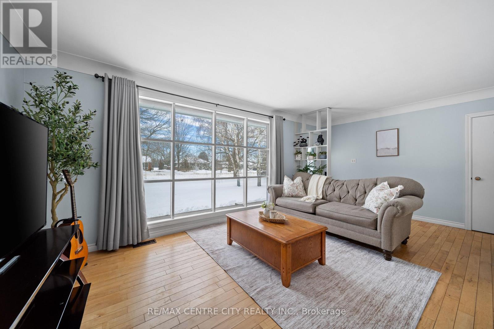 193 Centennial Avenue, Central Elgin, Ontario  N5R 5B3 - Photo 4 - X12757666