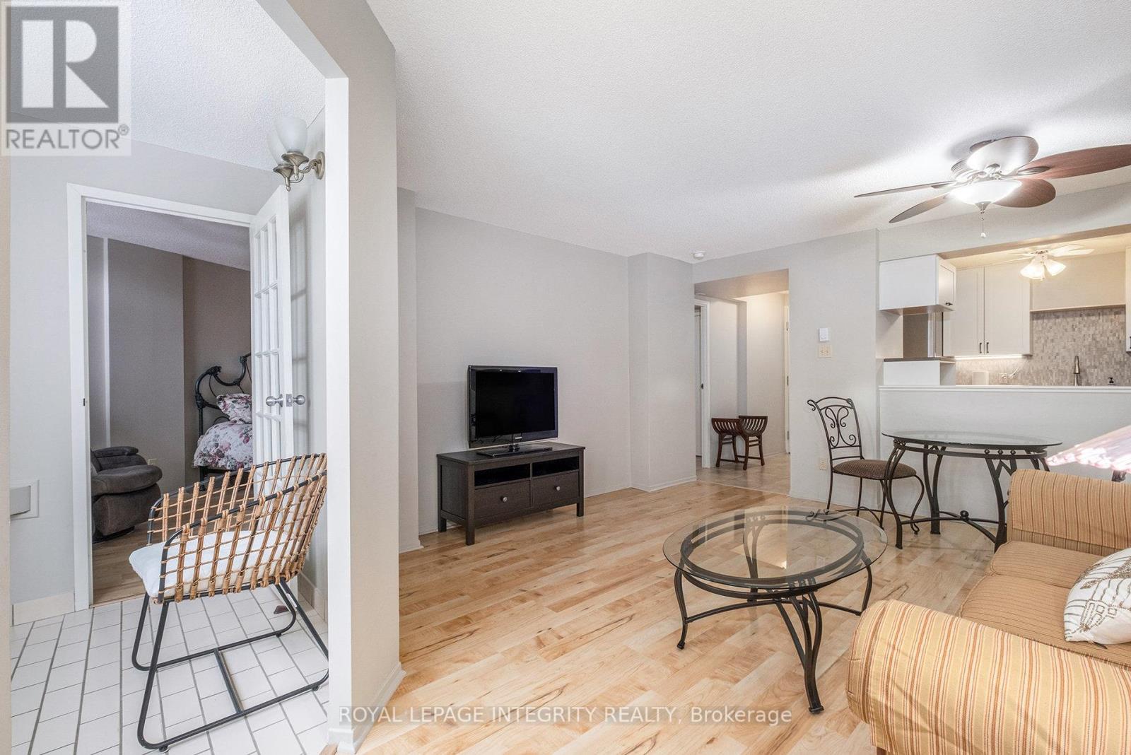 210 - 1025 Grenon Avenue, Ottawa, Ontario  K2B 8S5 - Photo 6 - X12548566