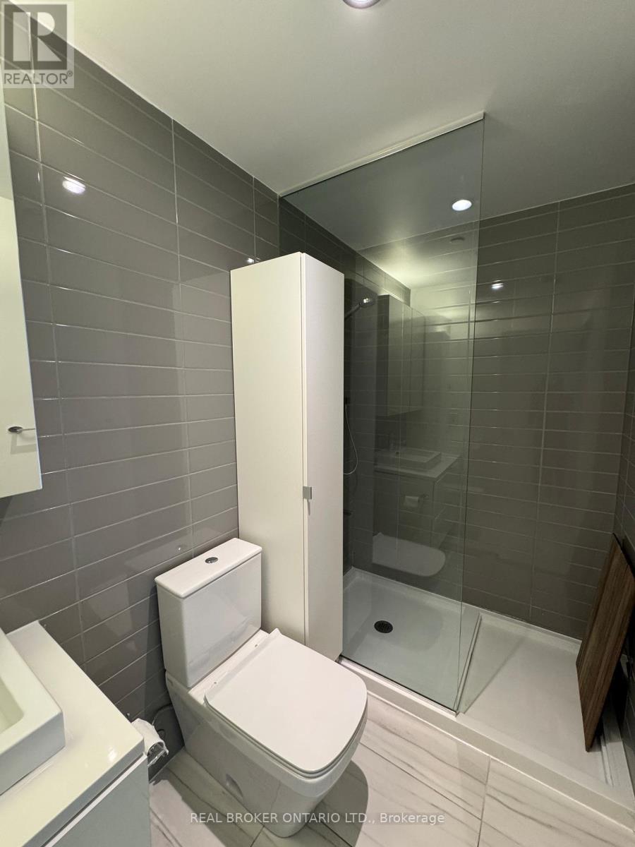 2604 - 170 Bayview Avenue, Toronto (Waterfront Communities), Ontario  M5A 0M4 - Photo 12 - C12757836