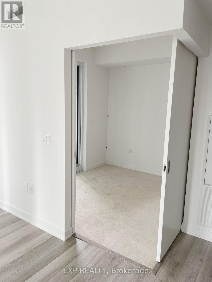 824 - 230 Simcoe Street, Toronto (Kensington-Chinatown), Ontario  M5T 1T4 - Photo 4 - C12757888