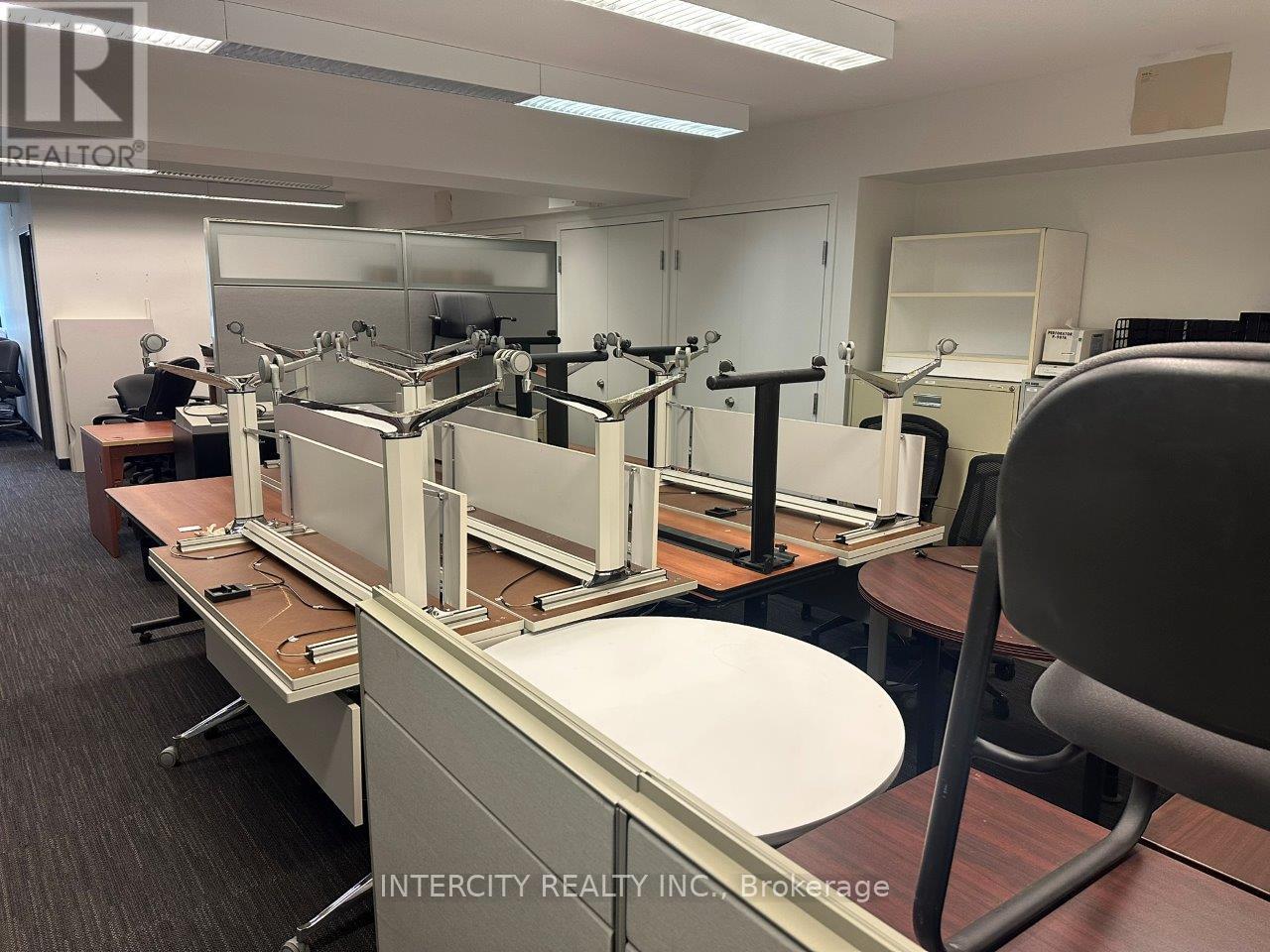 2/f - 627 Bloor Street W, Toronto (Palmerston-Little Italy), Ontario  M6G 1K8 - Photo 18 - C12757940