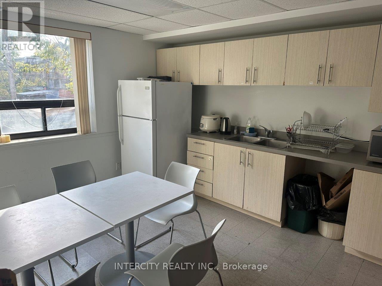 2/f - 627 Bloor Street W, Toronto (Palmerston-Little Italy), Ontario  M6G 1K8 - Photo 21 - C12757940