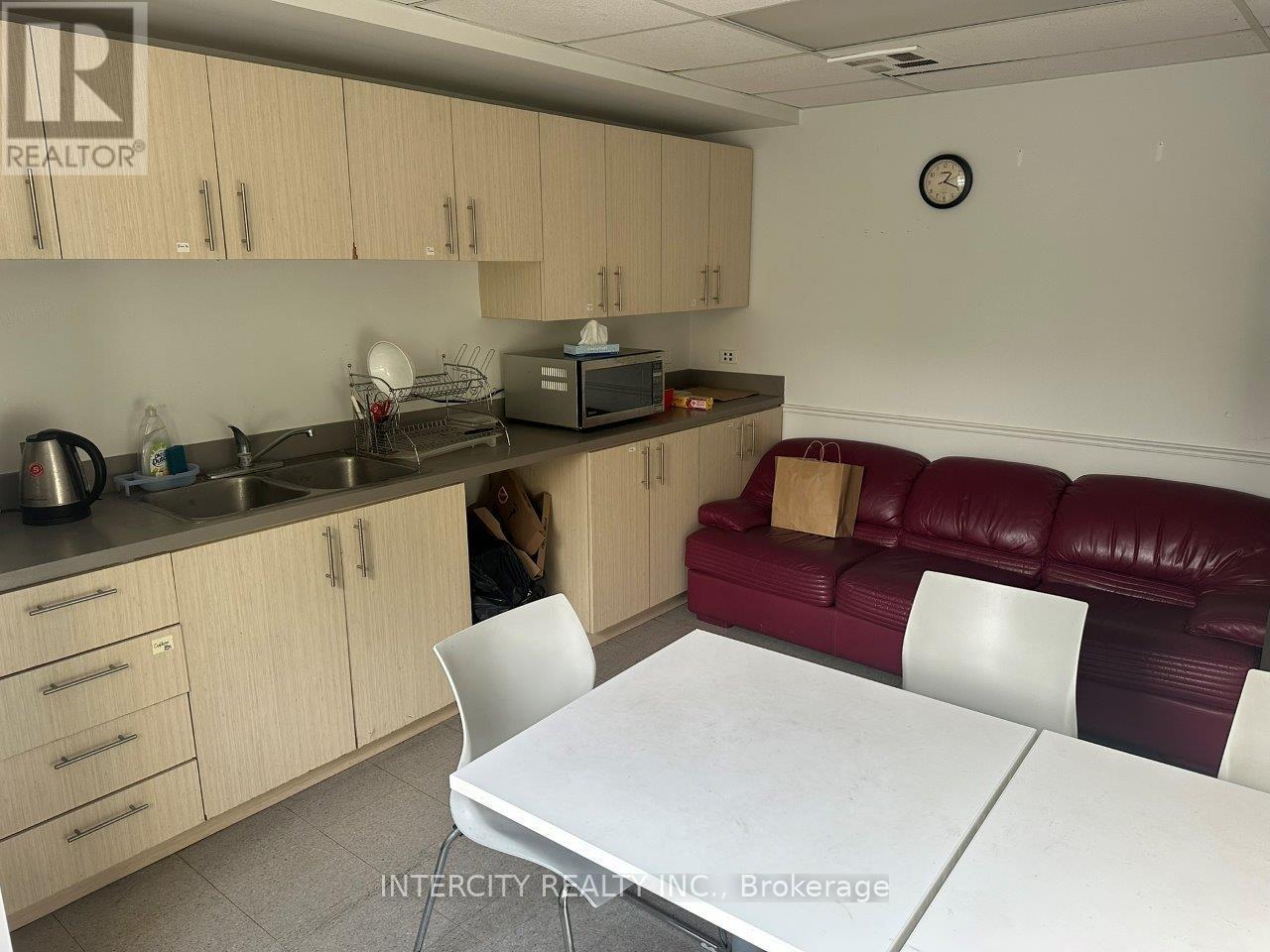 2/f - 627 Bloor Street W, Toronto (Palmerston-Little Italy), Ontario  M6G 1K8 - Photo 22 - C12757940