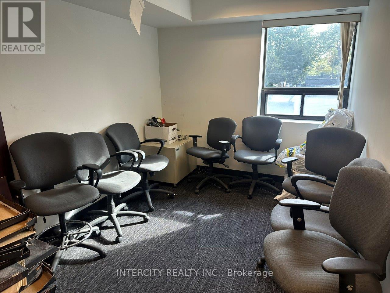 2/f - 627 Bloor Street W, Toronto (Palmerston-Little Italy), Ontario  M6G 1K8 - Photo 23 - C12757940