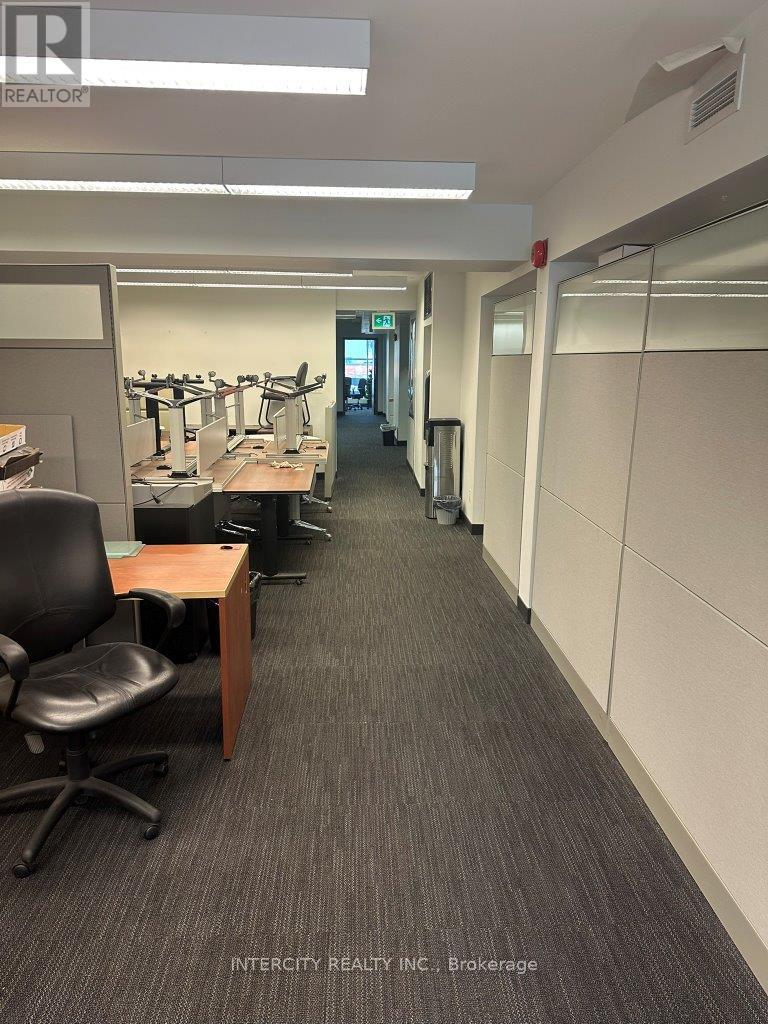 2/f - 627 Bloor Street W, Toronto (Palmerston-Little Italy), Ontario  M6G 1K8 - Photo 24 - C12757940