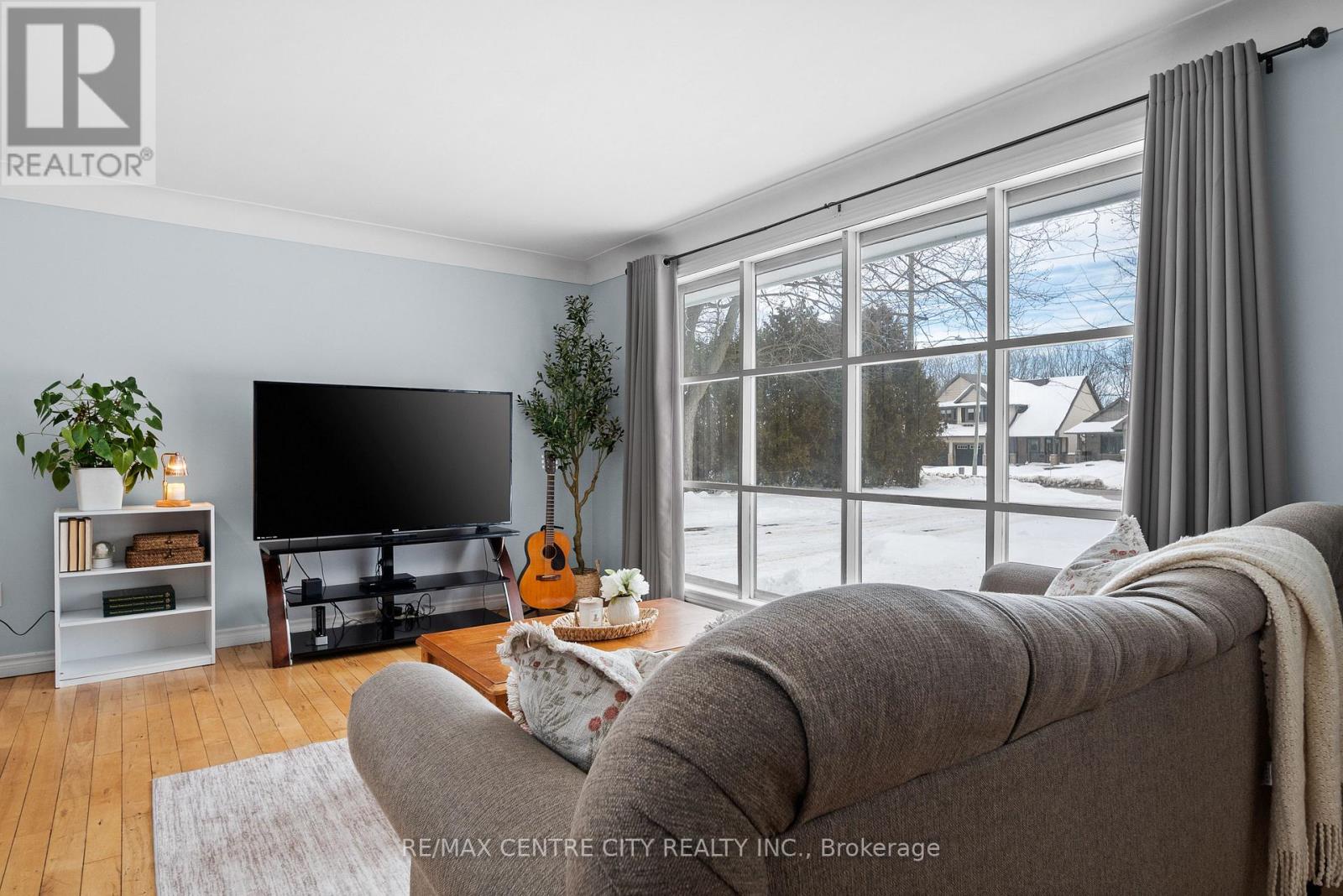 193 Centennial Avenue, Central Elgin, Ontario  N5R 5B3 - Photo 5 - X12757666