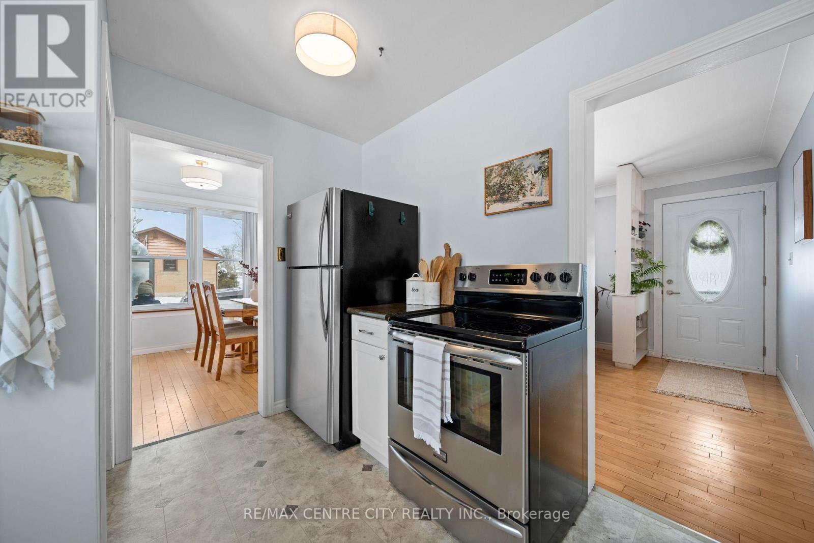 193 Centennial Avenue, Central Elgin, Ontario  N5R 5B3 - Photo 14 - X12757666