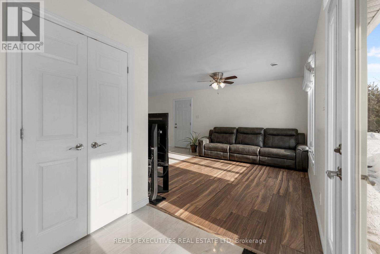 1991 Finch-Winchester Boundary Road, North Stormont, Ontario  K0C 1H0 - Photo 10 - X12746780