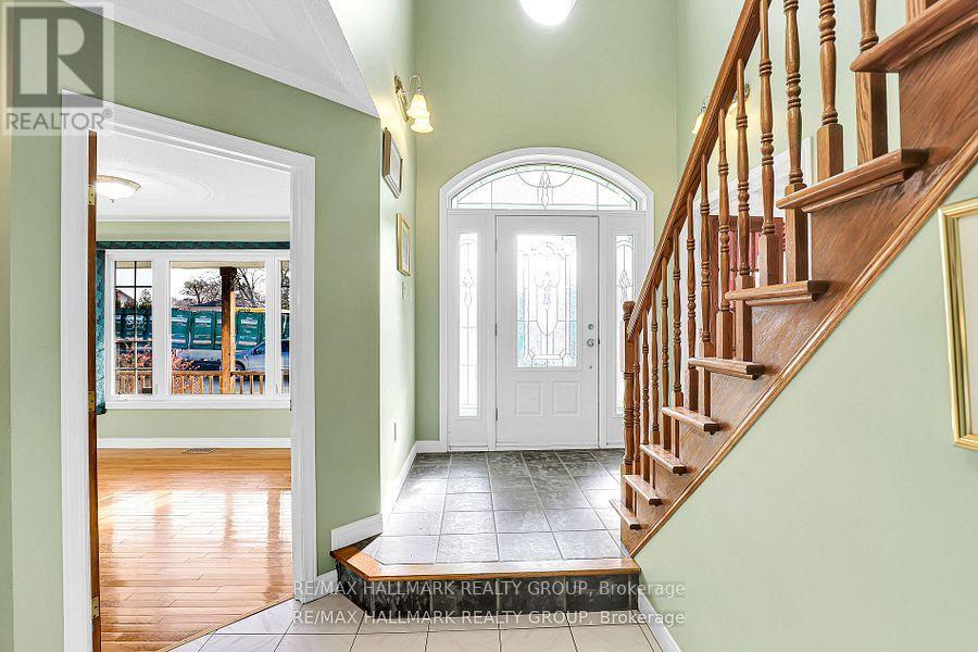 469 Duchess Avenue, Ottawa, Ontario  K2A 1Y4 - Photo 3 - X12756710