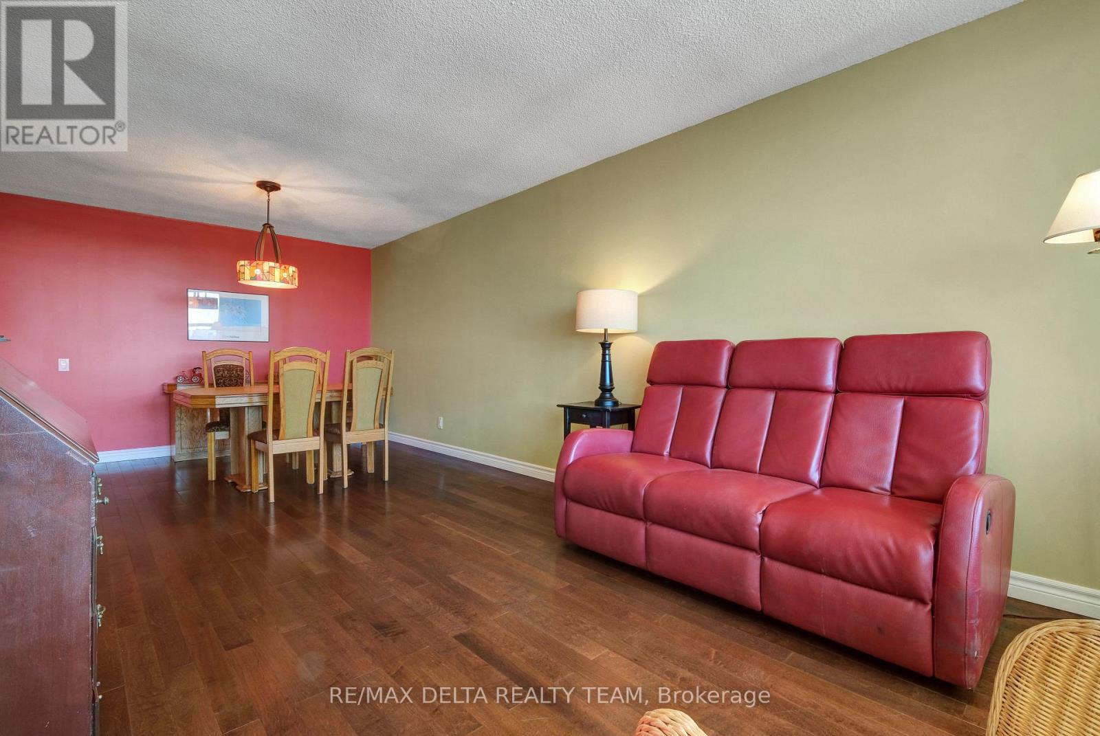 1001 - 555 Brittany Drive, Ottawa, Ontario  K1K 4C5 - Photo 13 - X12756880