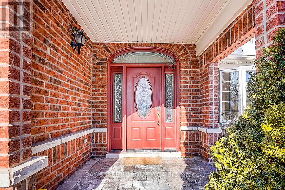 1021 Trail Valley Drive, Oshawa, Ontario  L1K 2W3 - Photo 2 - E12757942