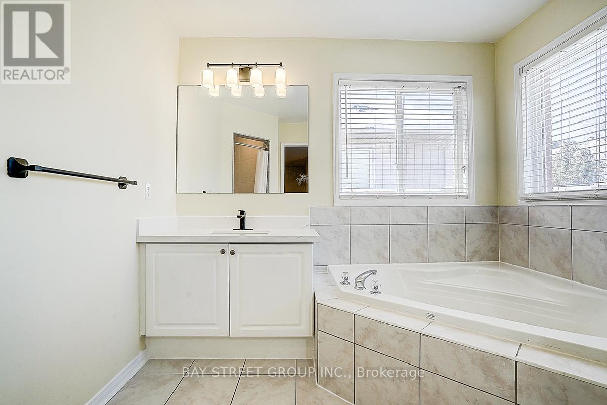 1021 Trail Valley Drive, Oshawa, Ontario  L1K 2W3 - Photo 25 - E12757942