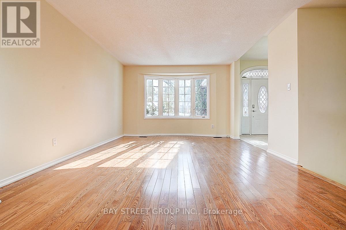 1021 Trail Valley Drive, Oshawa, Ontario  L1K 2W3 - Photo 5 - E12757942