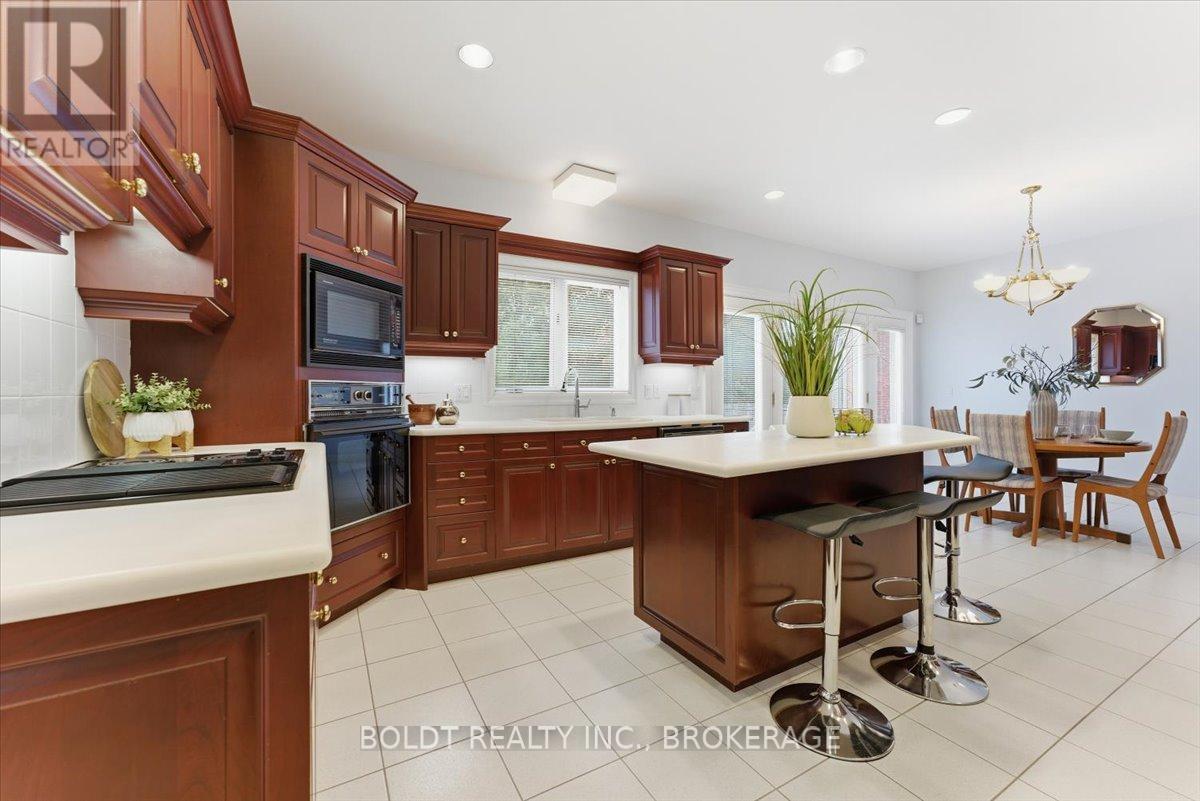 15 Golden Boulevard, St. Catharines, Ontario  L2N 7L8 - Photo 14 - X12757334