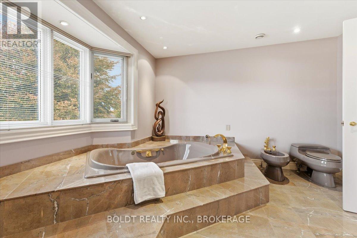 15 Golden Boulevard, St. Catharines, Ontario  L2N 7L8 - Photo 26 - X12757334