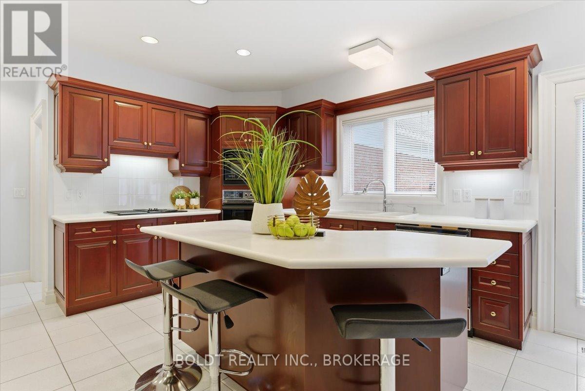 15 Golden Boulevard, St. Catharines, Ontario  L2N 7L8 - Photo 16 - X12757334